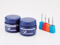 幅広い支援でネイルセミナー事業が拡大 目指すはネイル事業の家元